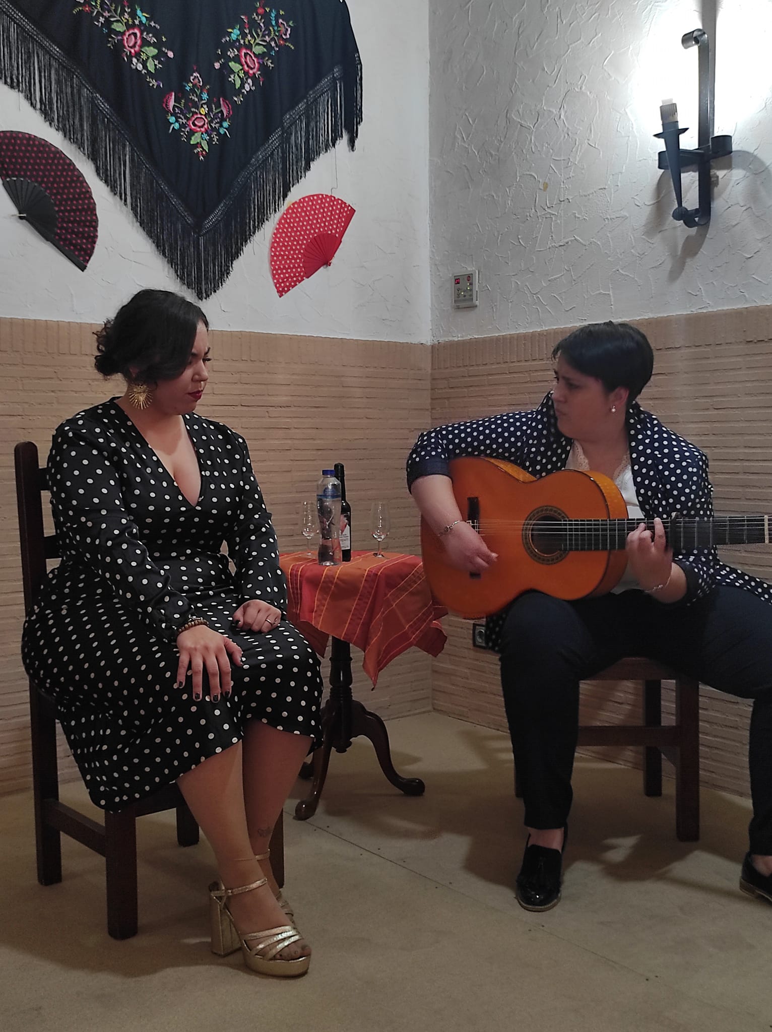 Cartel o imagen de Recital Flamenco · Acompañando el cante de Alba Martos